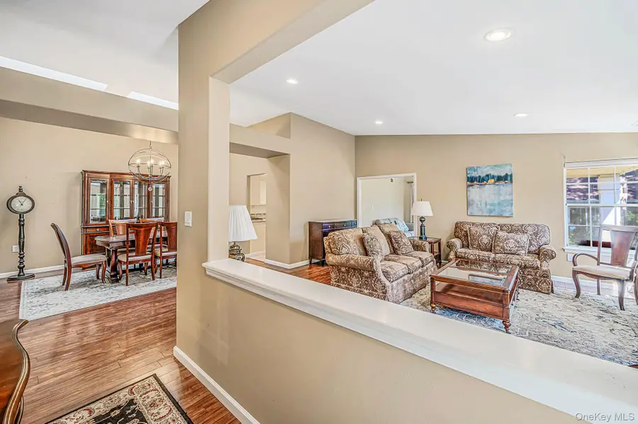 20 Wainscott Court, Ridge, NY 11961 - #3