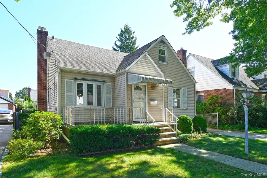 12 Hull Avenue, New Hyde Park, NY 11040 - #2