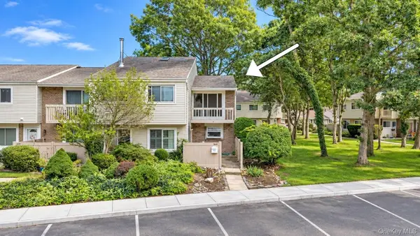 204 Springmeadow Drive #M, Holbrook, NY 11741