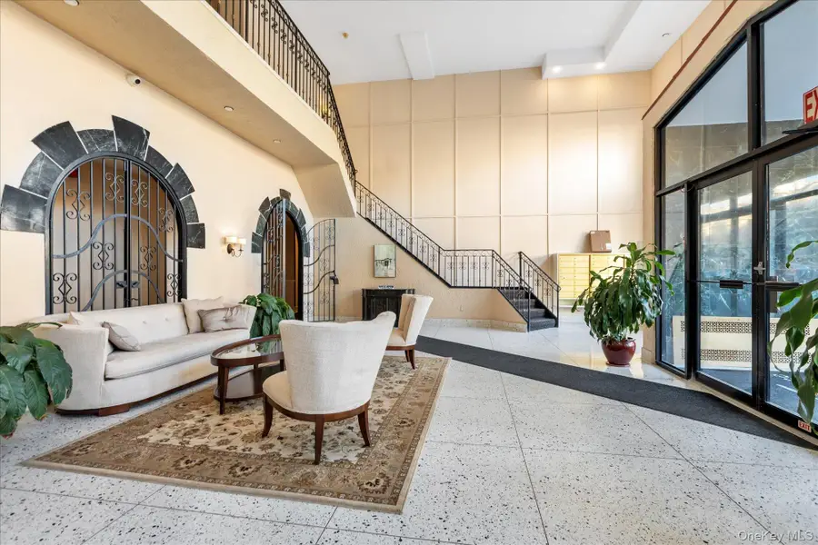 370 W Broadway #5K, Long Beach, NY 11561 - #2