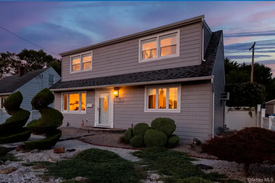 2569 Wantagh Avenue, Wantagh, NY 11793 - #3