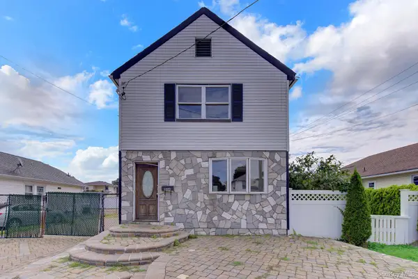104 E Pennywood Avenue, Roosevelt, NY 11575