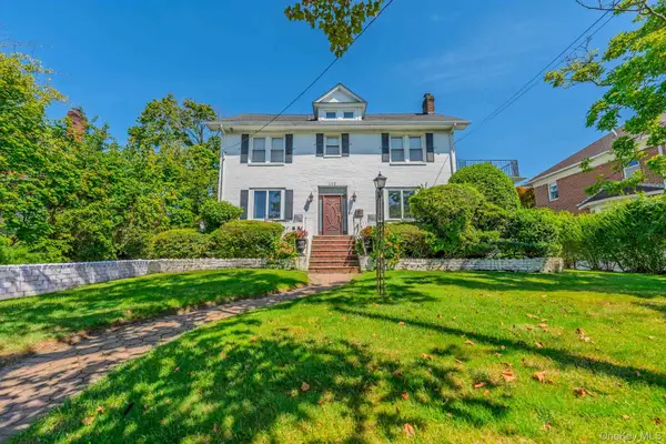 112 Harrison Street, Lawrence, NY 11559