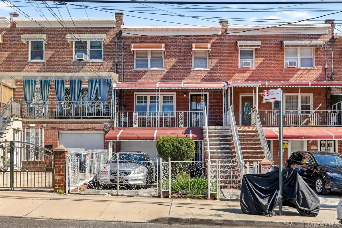 1047 E 217th Street, Bronx, NY 10469 - #1
