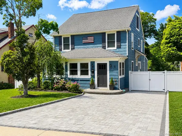 182 School Street, Oyster Bay, NY 11771