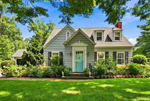 18 Matinecock Lane, Locust Valley, NY 11560