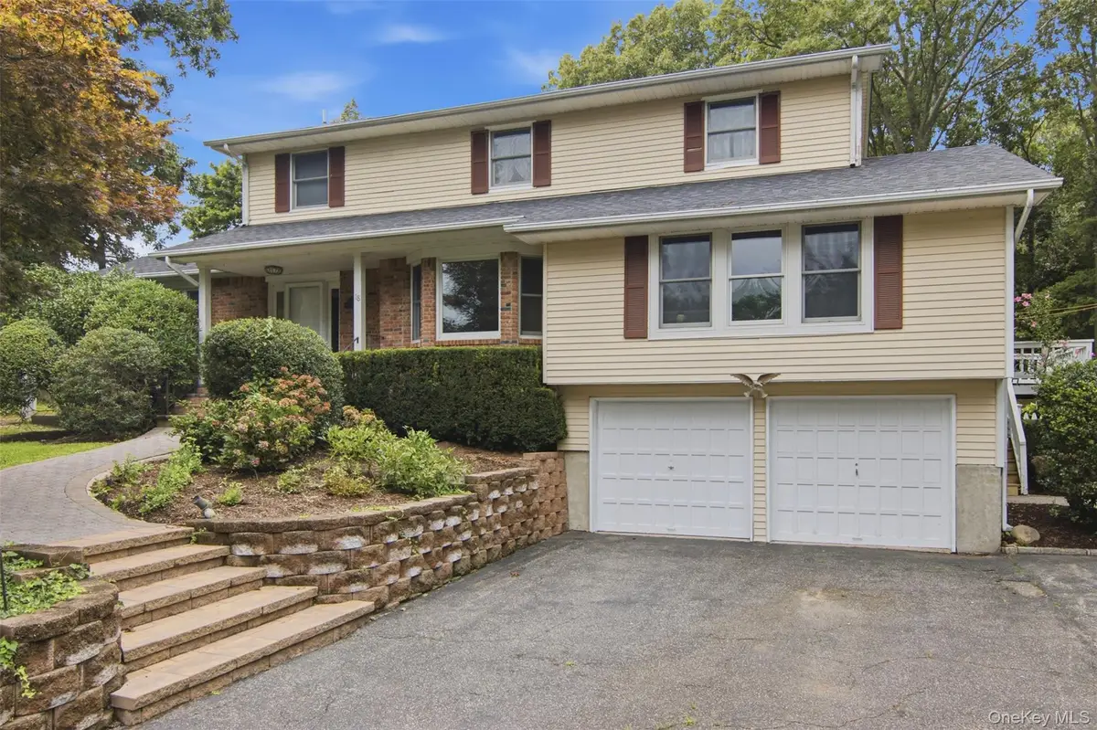 18 White Deer Court, Huntington, NY 11743 - #1