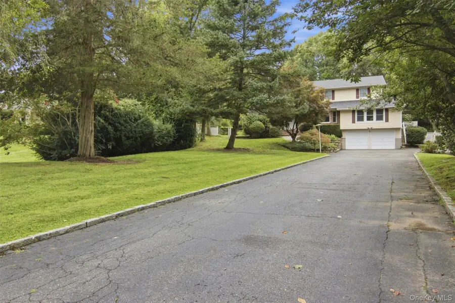 18 White Deer Court, Huntington, NY 11743 - #3