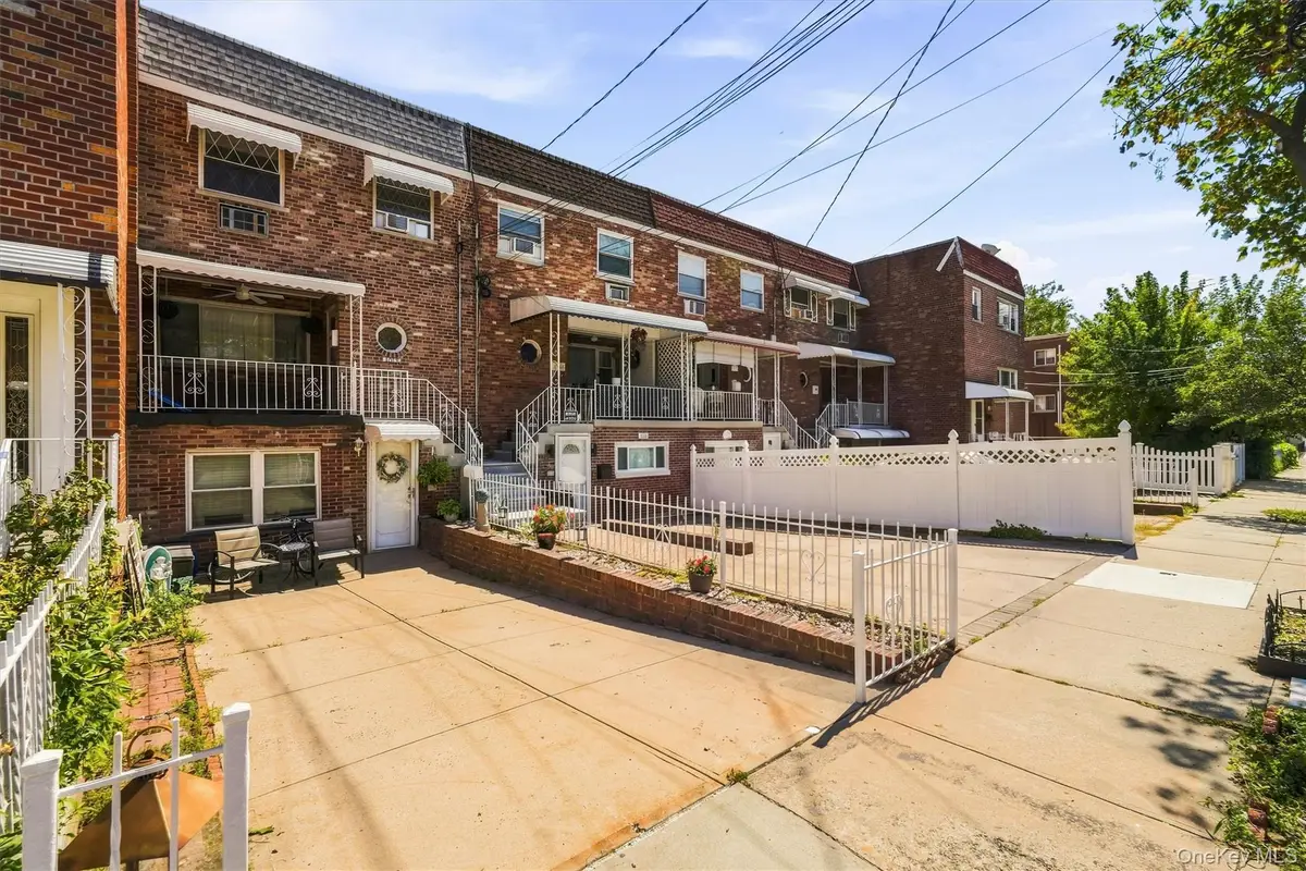1018 Throggmorton Avenue, Bronx, NY 10465 - #1