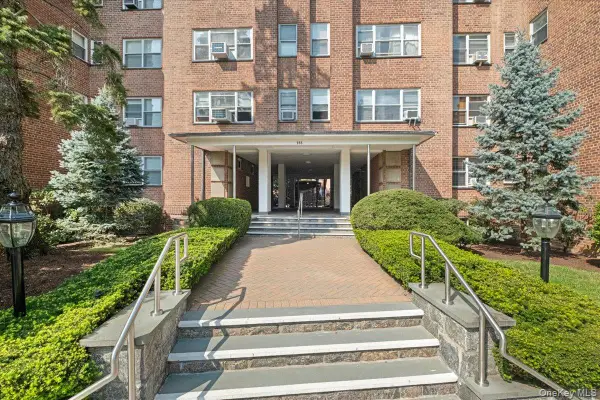 235 Garth Road #C4E, Scarsdale, NY 10583