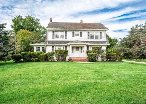 132 Washington Avenue, Patchogue, NY 11772