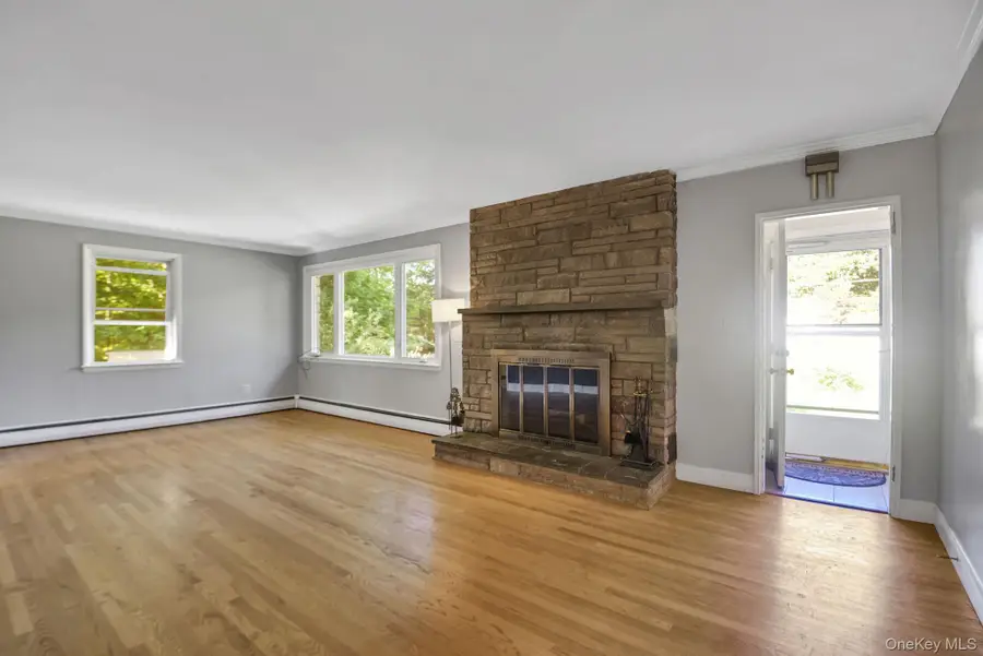 6 Arbutus Street, Putnam Valley, NY 10579 - #3
