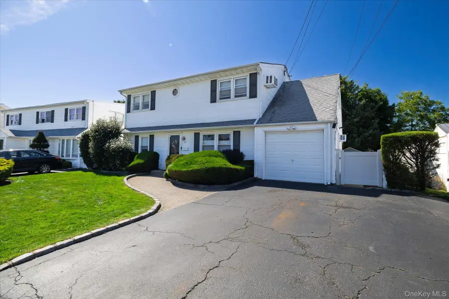 129 Arlyn Drive W, Massapequa, NY 11758 - #3