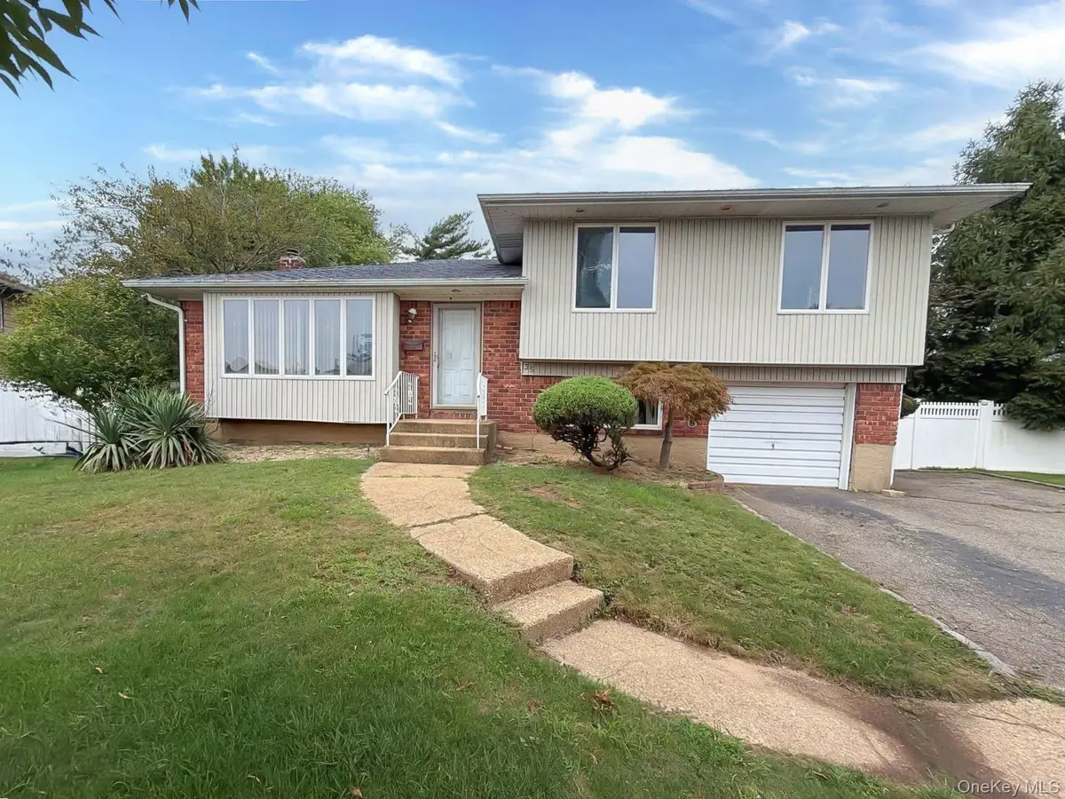 35 Eagle Lane, Farmingdale, NY 11735 - #1