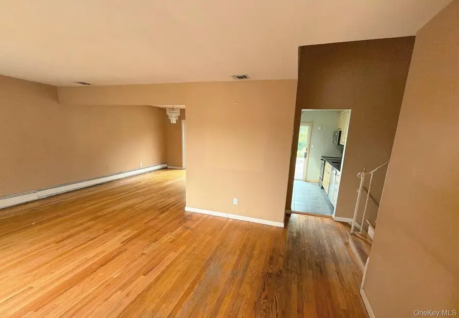 35 Eagle Lane, Farmingdale, NY 11735 - #2