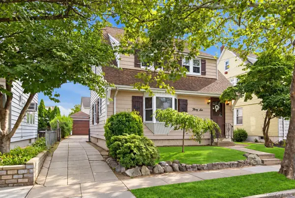 36 Cornell Street, Williston Park, NY 11596