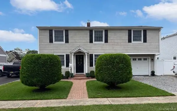 234 Brook Street, Oakdale, NY 11769