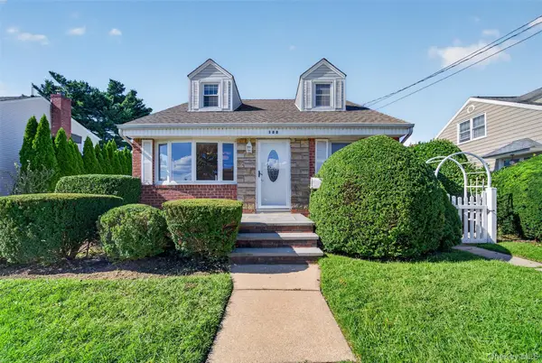188 Arlington Street, Mineola, NY 11501