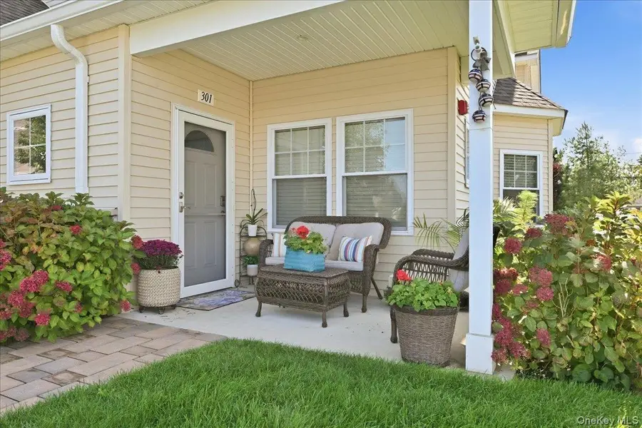 301 Anchor Court, Copiague, NY 11726 - #3