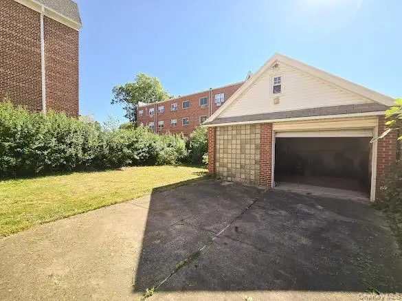 6119 170 Street, Fresh Meadows, NY 11365 - #2