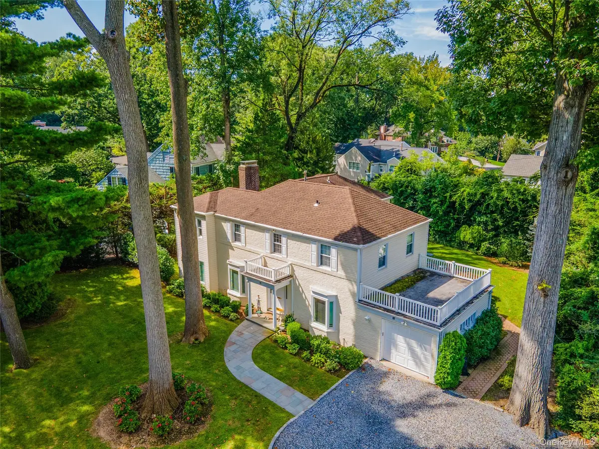 30 Old Field Lane, Great Neck, NY 11020 - #1