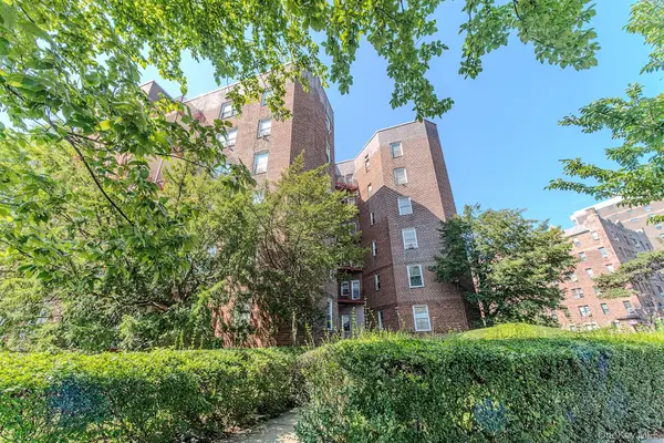 902 Ocean Parkway #3F, Brooklyn, NY 11230