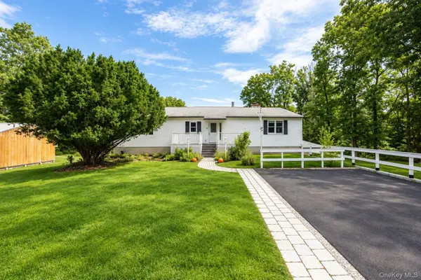 226 Charwill Drive, Clinton Corners, NY 12514