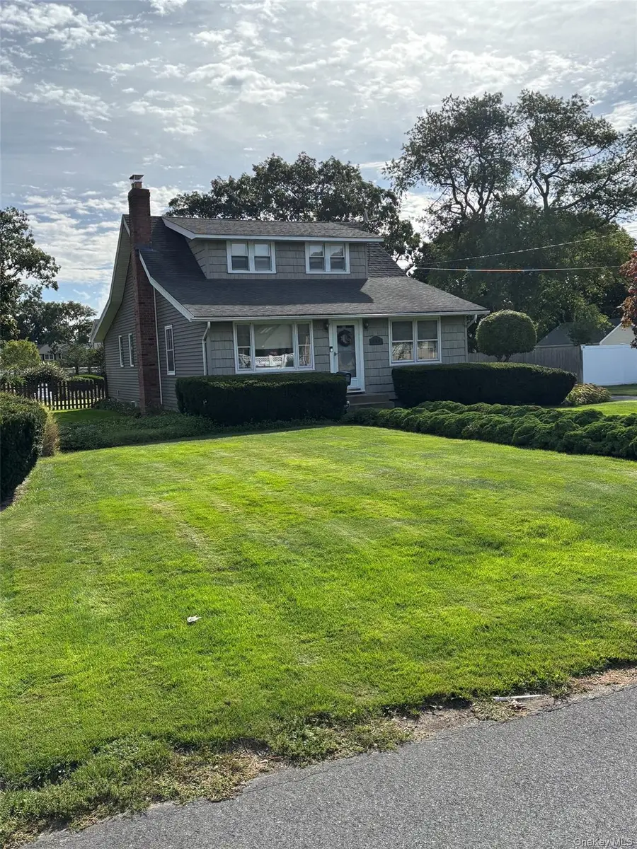515 Gillette Avenue, Bayport, NY 11705 - #2