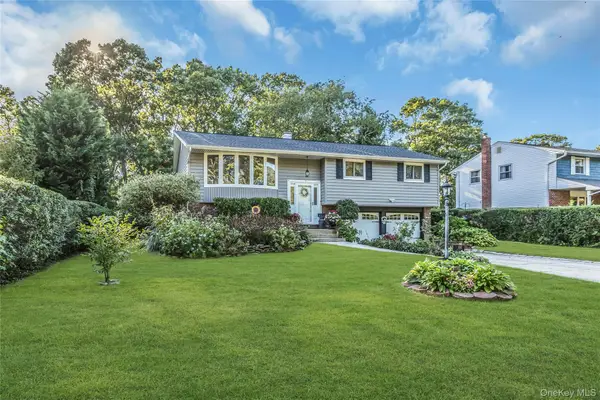 160 Overlook Drive, East Islip, NY 11730