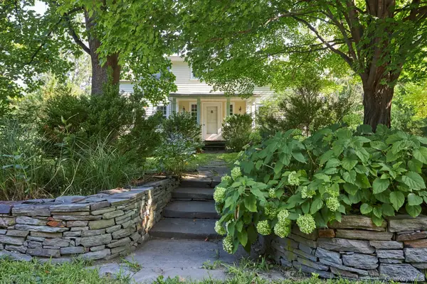 101 Spring Lake Road, Red Hook, NY 12571