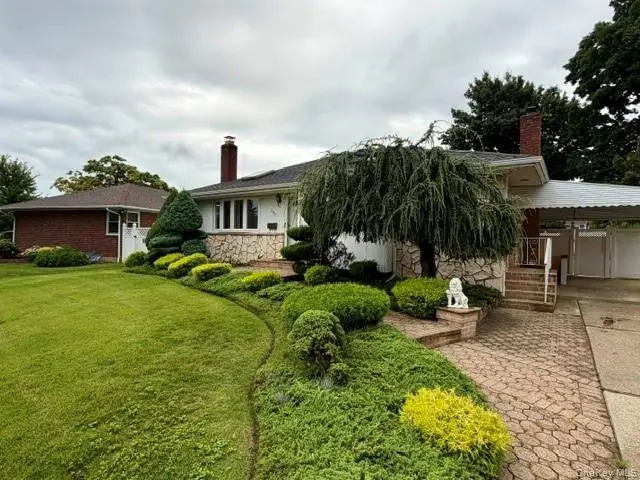 392 Coleridge Street, Levittown, NY 11756 - #3