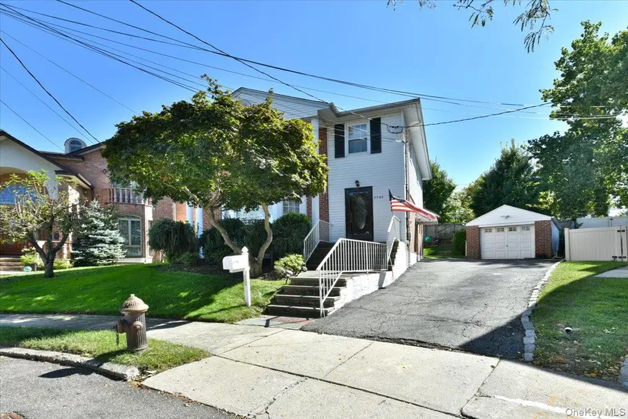 57-46 262nd Street, Little Neck, NY 11362 - #3