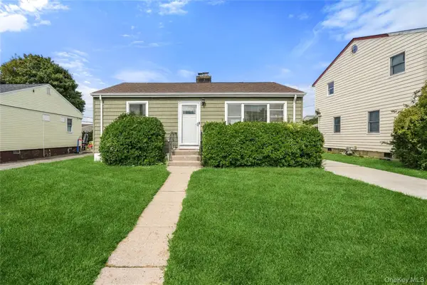 78 Robert Street, Freeport, NY 11520