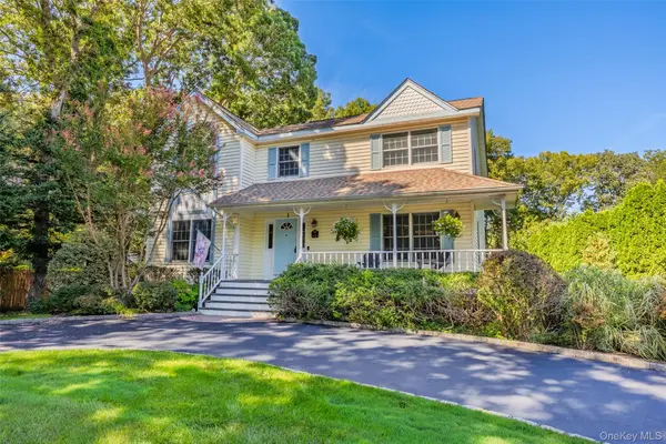 7 Holly Lane, Port Jefferson, NY 11777
