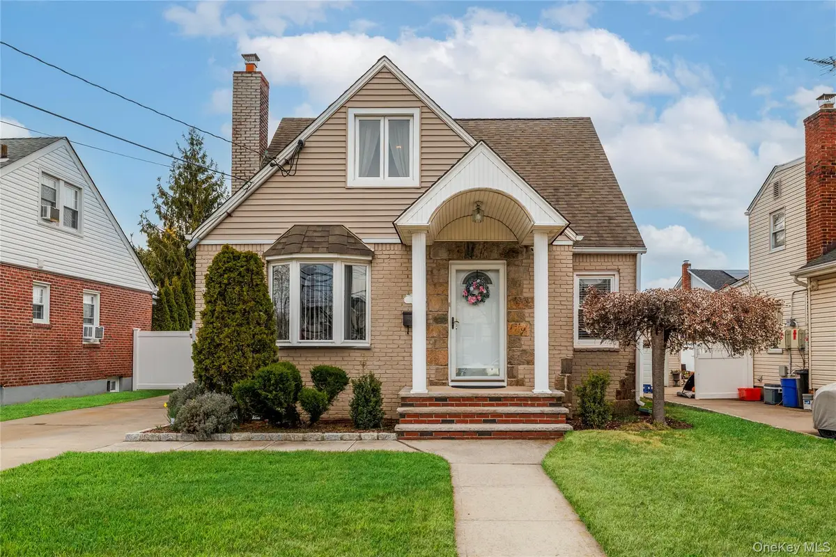 934 Hancock Street, Franklin Square, NY 11010 - #1