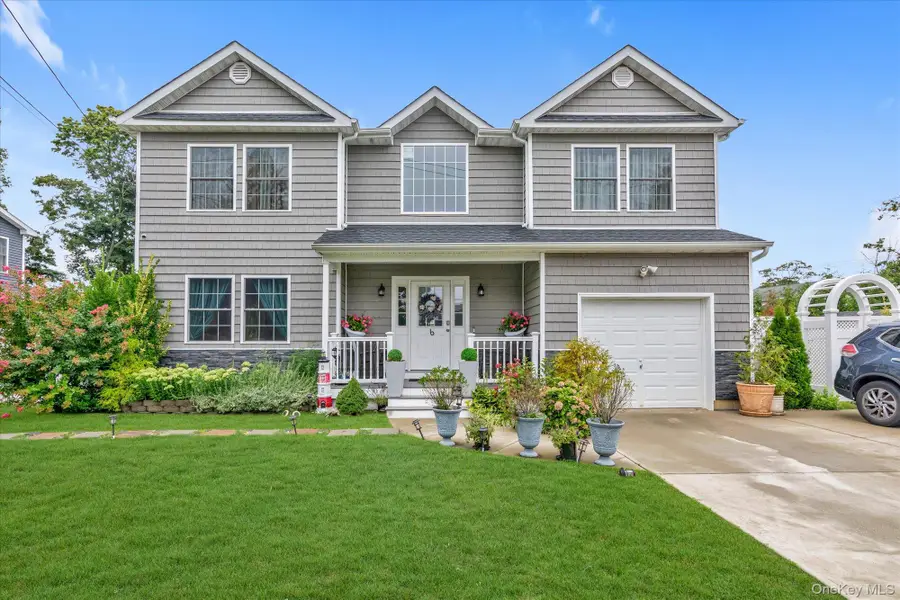 6 Belmont Court, Amityville, NY 11701 - #2
