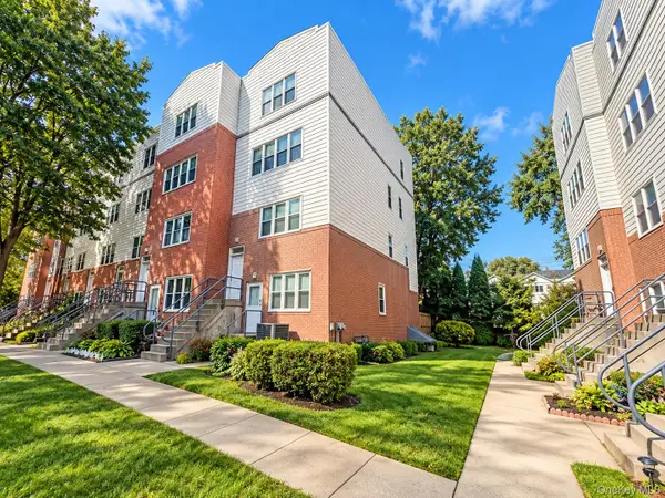200 Neptune Court #6200C, Bronx, NY 10473