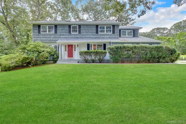 15 Tobi Lane, East Setauket, NY 11733