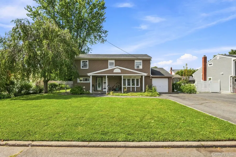 240 W 10th Street, Deer Park, NY 11729 - #2
