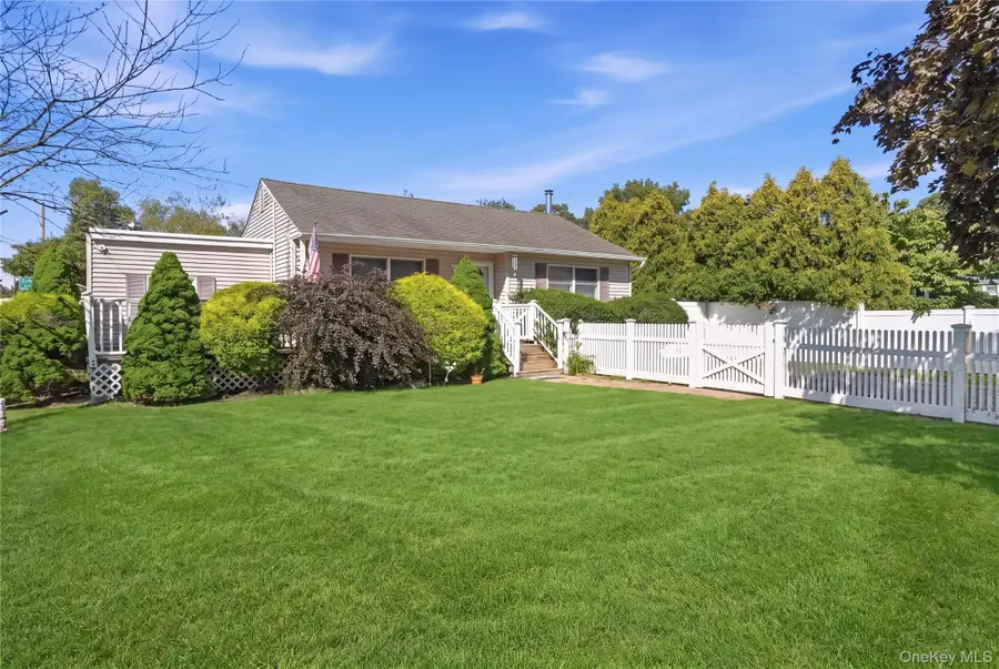 98 Smith Avenue, Holbrook, NY 11741 - #2