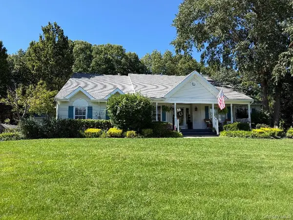 34 Varsity Boulevard, East Setauket, NY 11733