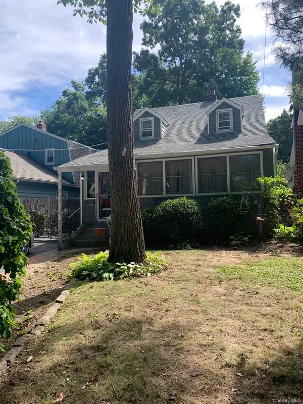 245 Buchanan Street, Centerport, NY 11721