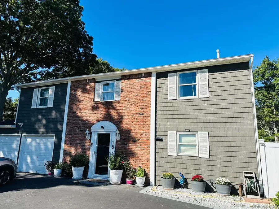 18 William Street, Coram, NY 11727 - #3