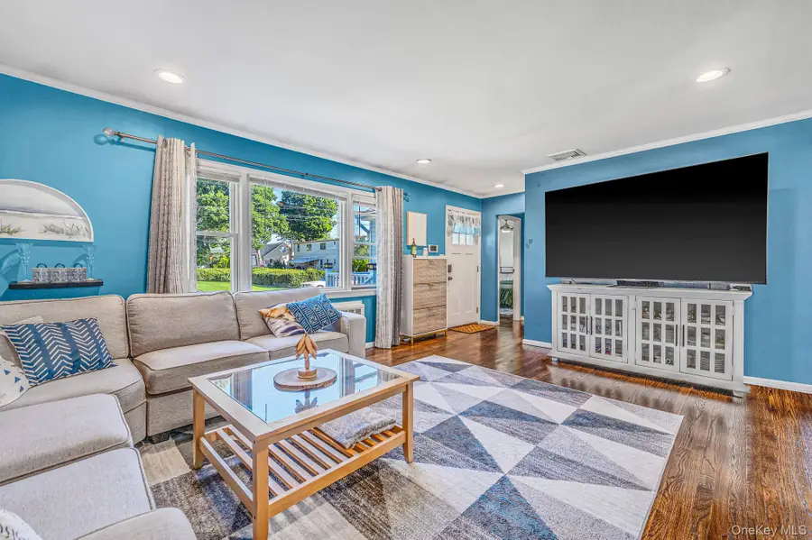 1477 6th Street, West Babylon, NY 11704 - #3