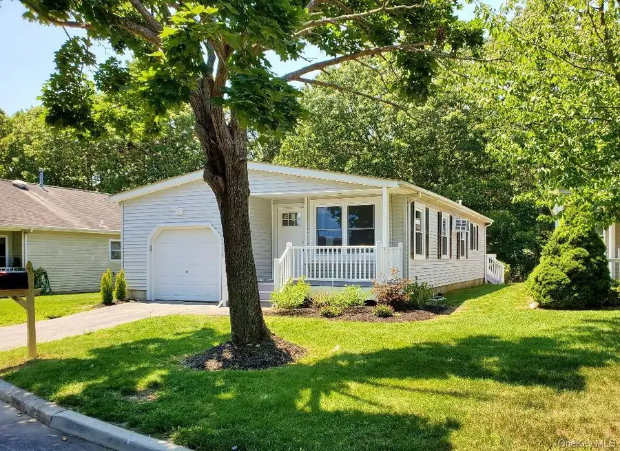 201 Village Circle W, Manorville, NY 11949 - #3