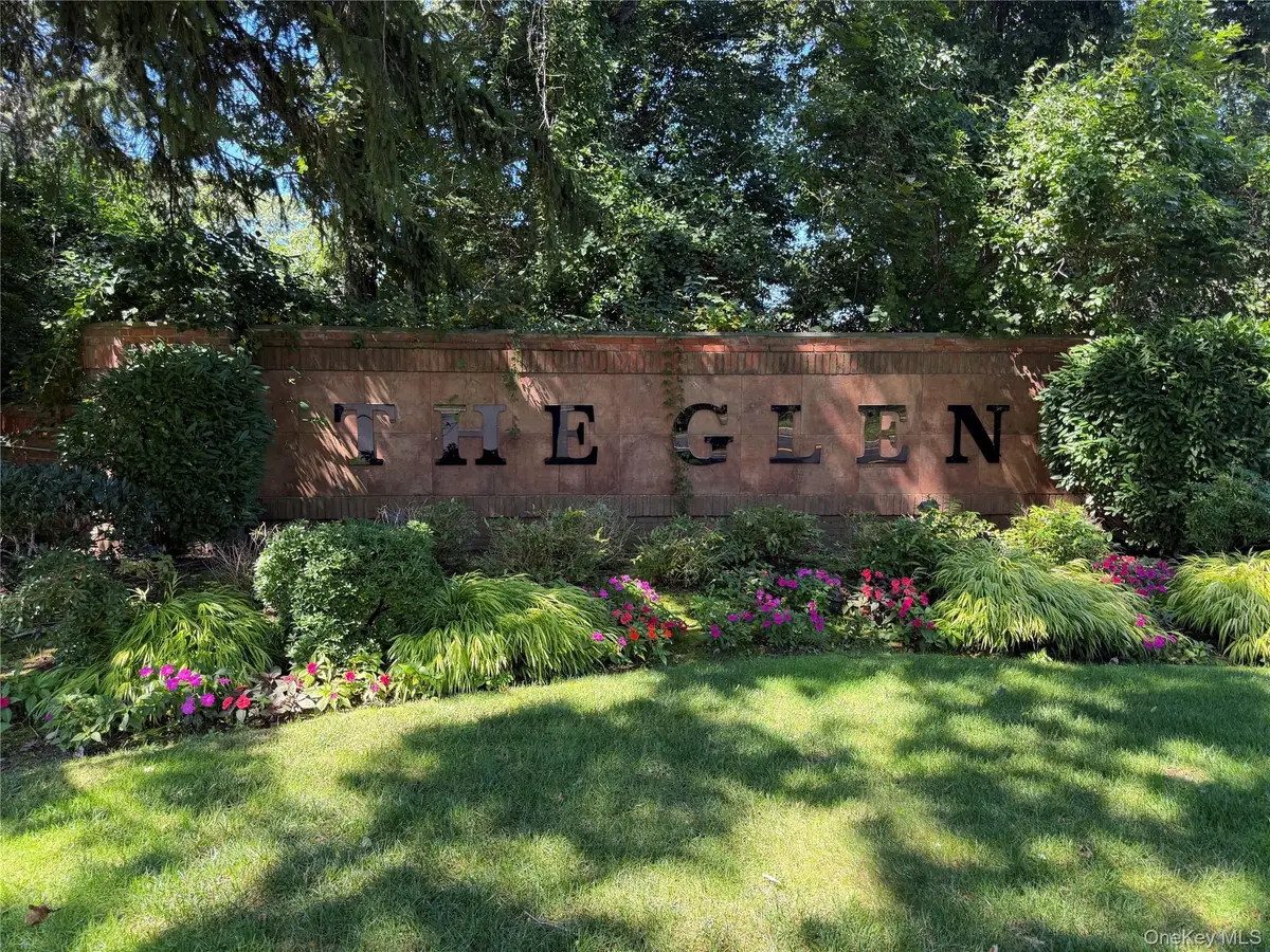 7 Sagaponack Court, Ridge, NY 11961 - #1