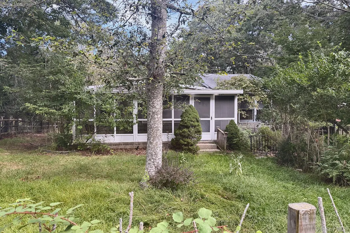 11 Robinhood Lane, Southampton, NY 11968 - #1