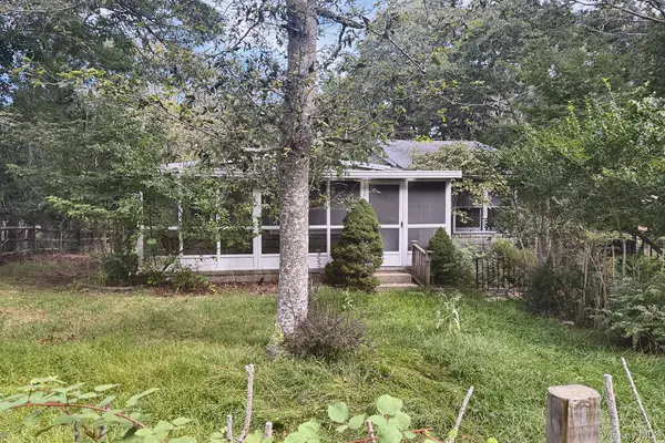 11 Robinhood Lane, Southampton, NY 11968