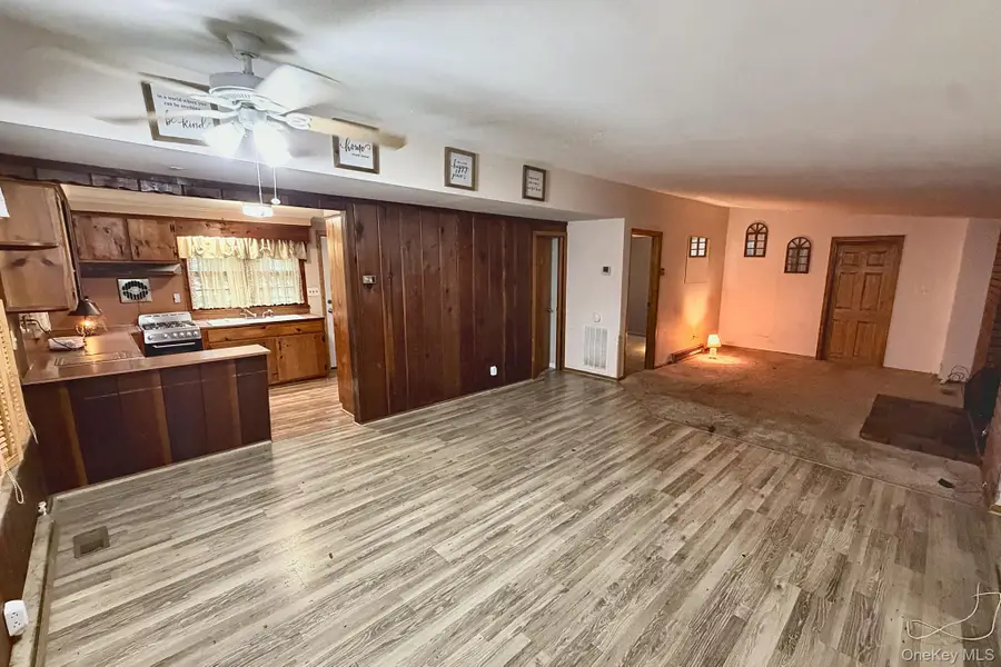 11 Robinhood Lane, Southampton, NY 11968 - #3