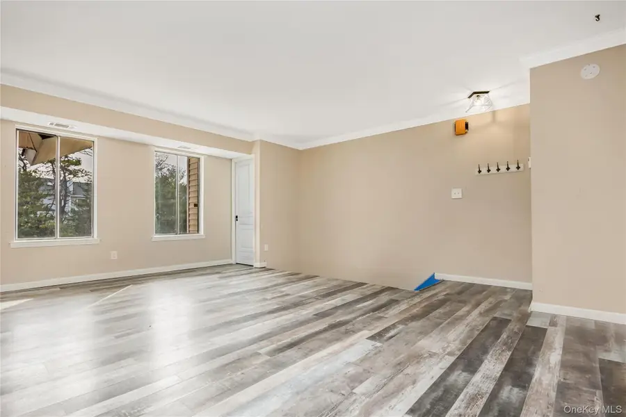 8 Cheyenne Court #8, Coram, NY 11727 - #3